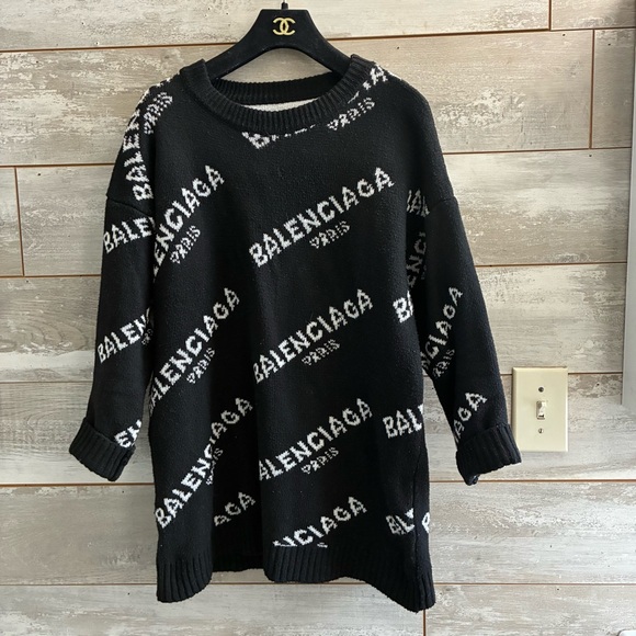 Balenciaga Oversized Sweater - Picture 8 of 17